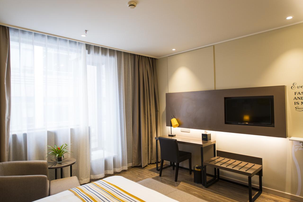 Home Inns Plus Shanghai Xujiahui Branch Εξωτερικό φωτογραφία